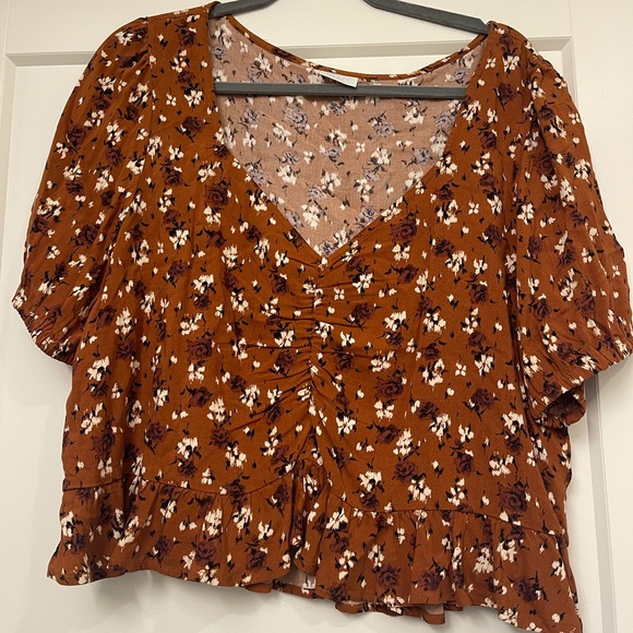 Abound Tops - Short Sleeve Floral Crop Top